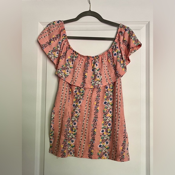 Old Navy Tops - EUC Old Navy Pink Floral Blouse (L)
